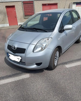 Toyota Yaris cena 15000 przebieg: 206000, rok produkcji 2006 z Ząbki małe 56